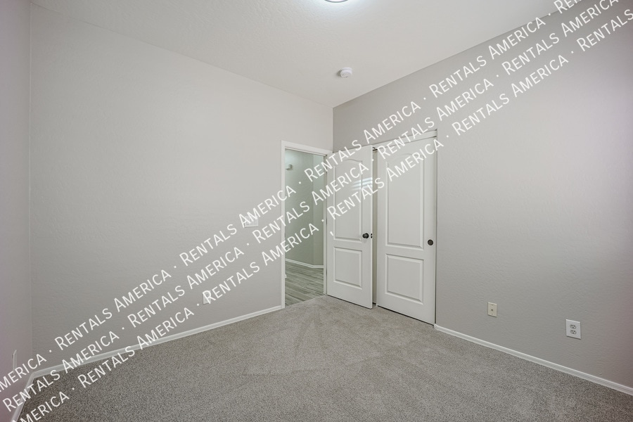 Building Photo - 2738 E Indian Wells Pl