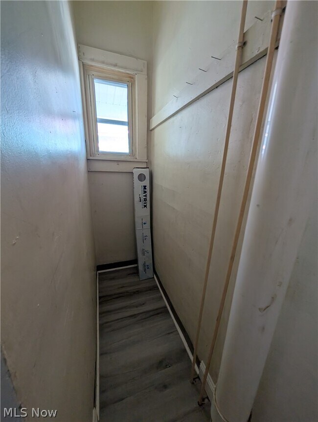 Building Photo - 339 Harris St