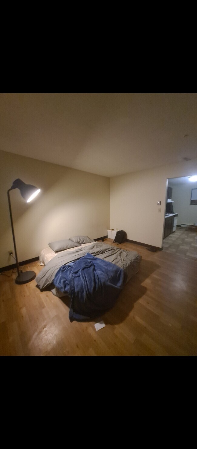 Building Photo - 17 Cross St