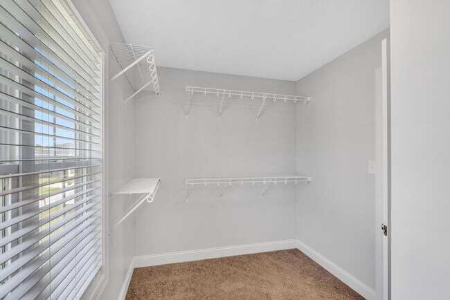 Building Photo - Sterling Farms Beauty!