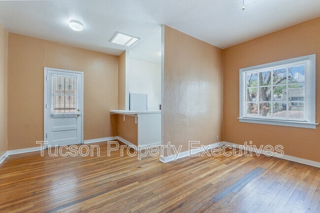 Building Photo - 1220 N Olsen Ave