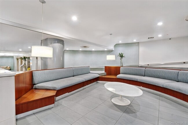 Building Photo - 310 E 46th St
