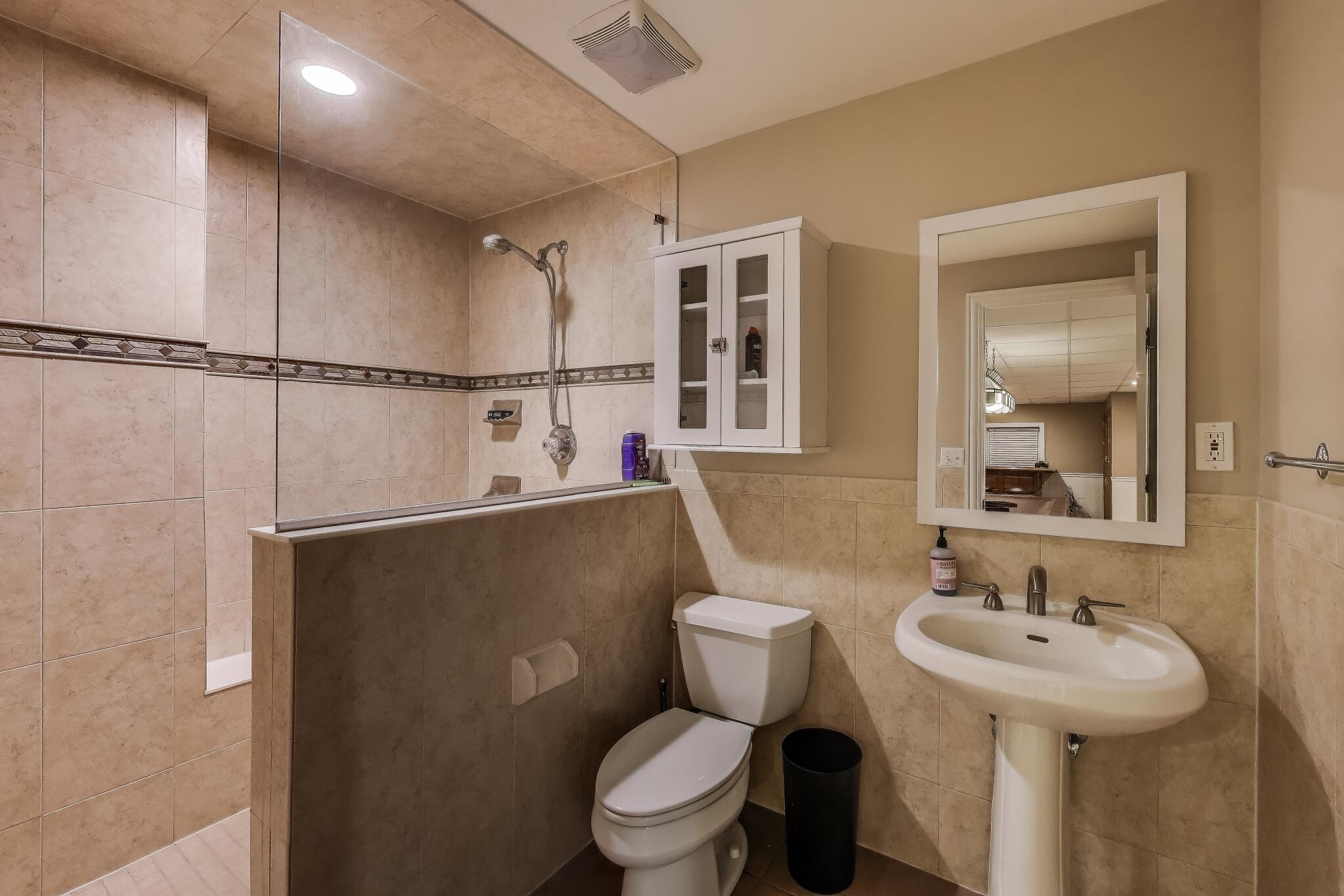 Building Photo - 23W711 Hobson Rd