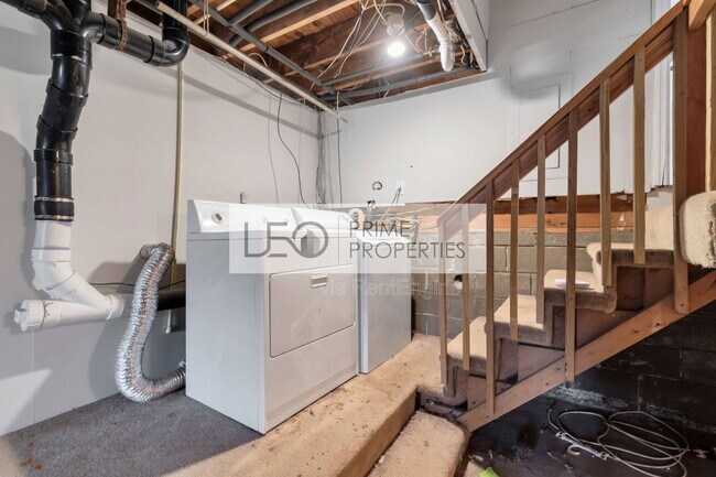 Building Photo - 2816 Deerwood Trail