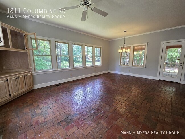 Building Photo - 1811 Columbine Rd
