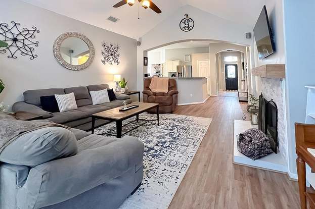 Building Photo - 1809 Village Ct Ln