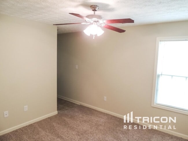 Building Photo - 1028 Weatherwood Pl NE