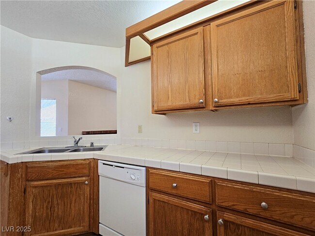 Building Photo - 761 Butternut Ct