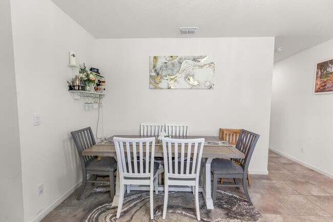 Building Photo - 11044 SW Vasari Way
