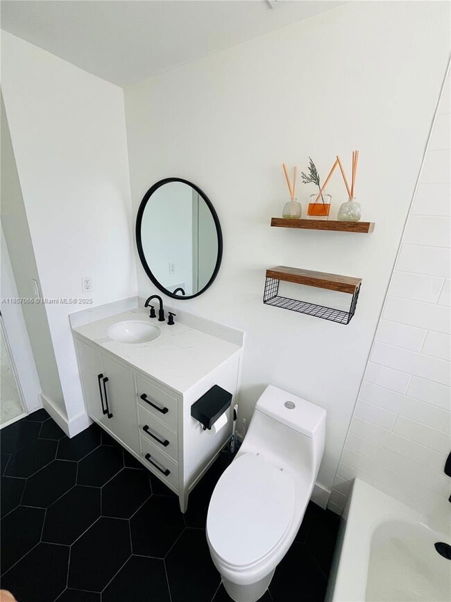 Building Photo - 1707 S Curlew Ln