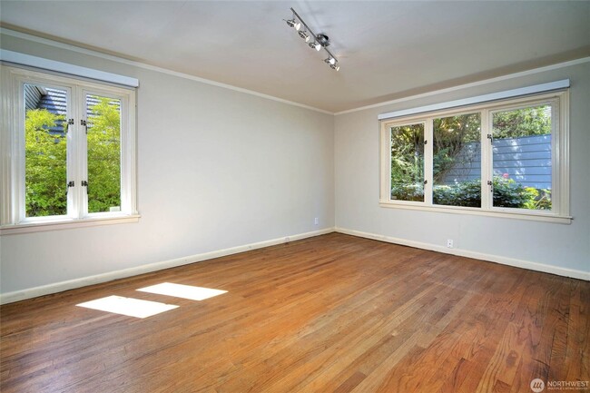 Building Photo - 4bd/3ba Seattle Home