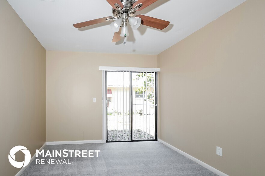 Building Photo - 6621 Fort Pierce Blvd