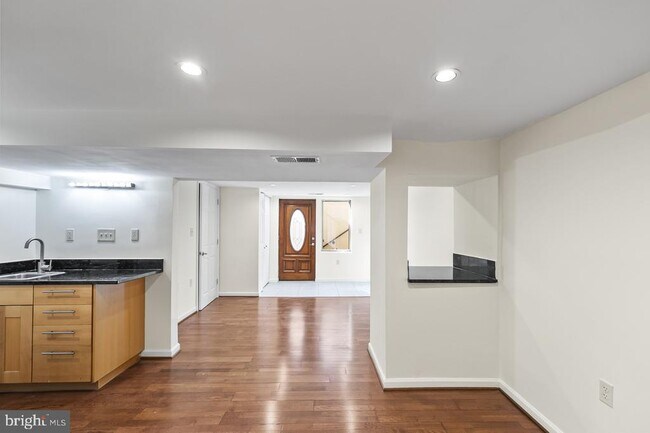 Building Photo - 10009 Sinnott Ct