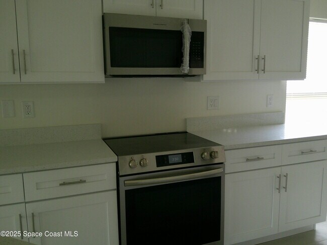 Building Photo - 4049 Wilkes Dr