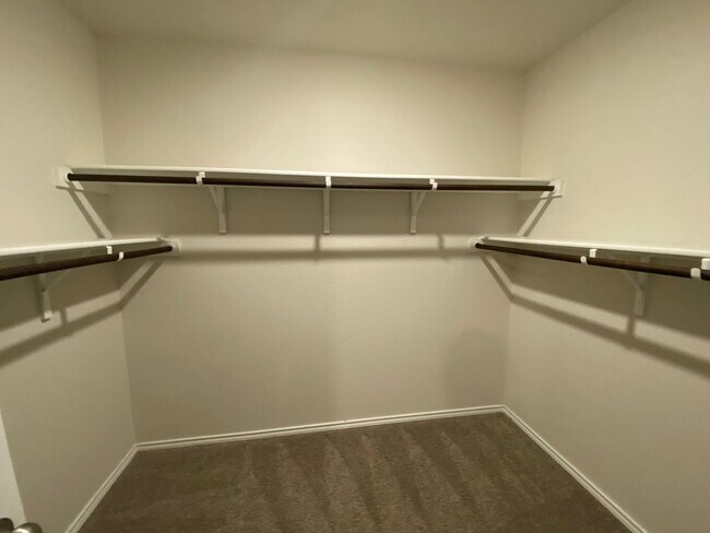 Building Photo - Beautiful 3 bed, 2.5 bath home!