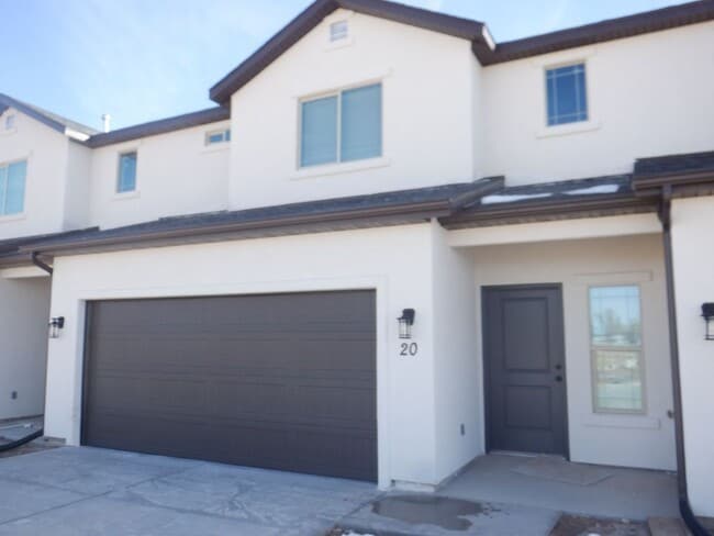 Primary Photo - 3 Bed - 2.5 Bath, Newer Construction, Larg...