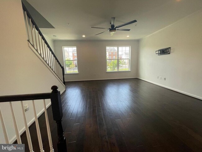Building Photo - 7120 Beaumont Place