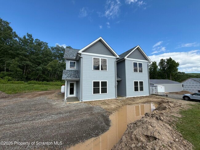 Building Photo - 1068 Lakeland Dr
