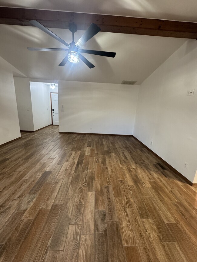 Building Photo - 1209 N Ironwood Pl