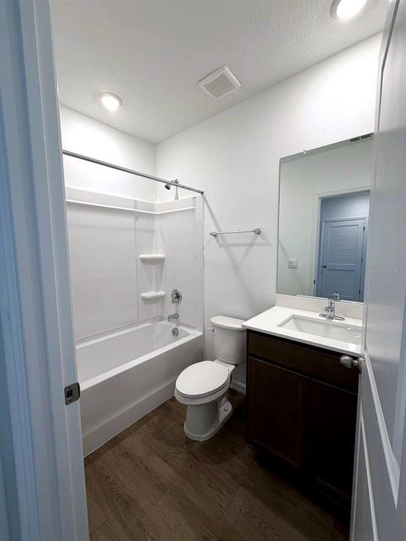 Building Photo - 17260 English Chestnut Wy