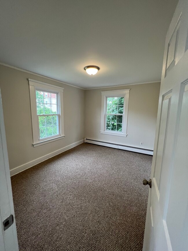 Building Photo - 41 Hillside Ave