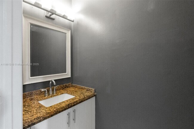 Building Photo - 2082 Madeira Dr
