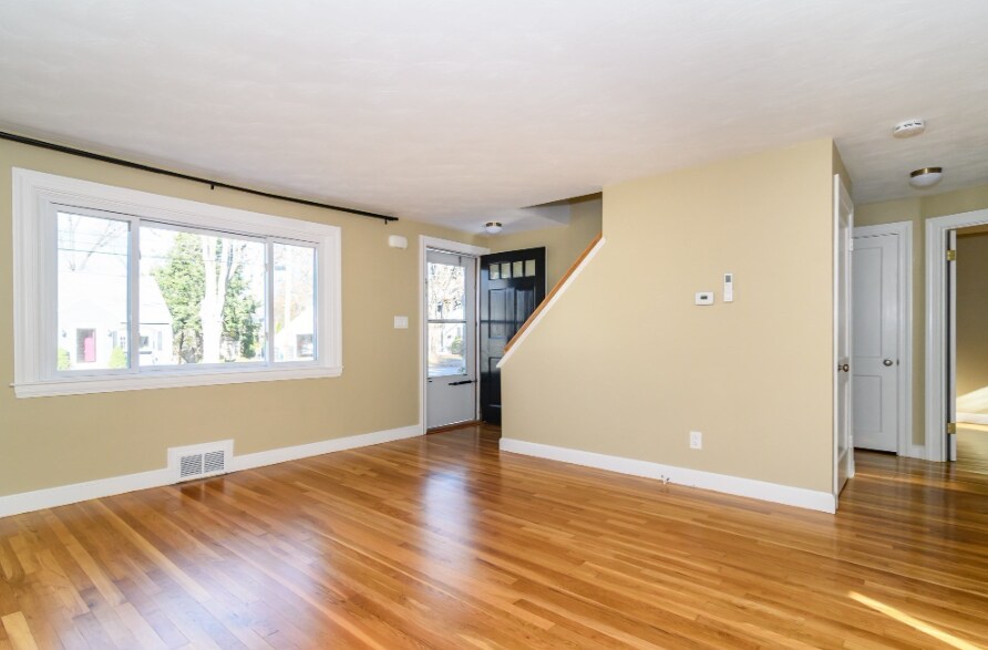 Building Photo - 7 Ferndale Rd