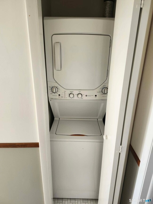 Building Photo - 25 Cottage St