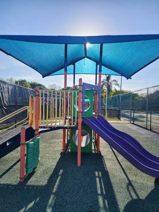 Building Photo - 3760 NW 19th St