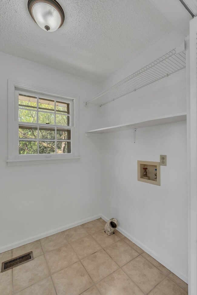 Building Photo - 314 Woodberry Dr