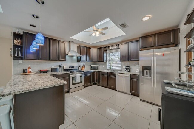 Building Photo - 1021 Mellville Dr