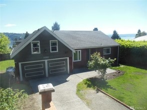 Building Photo - 10742 Durland Ave NE