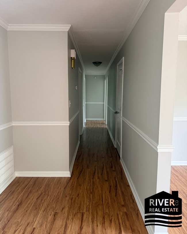 Building Photo - 2370 Roberts Ln