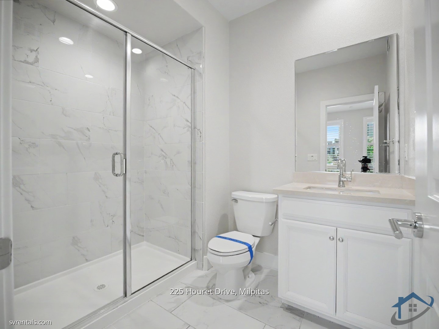 Building Photo - 225 Houret Dr