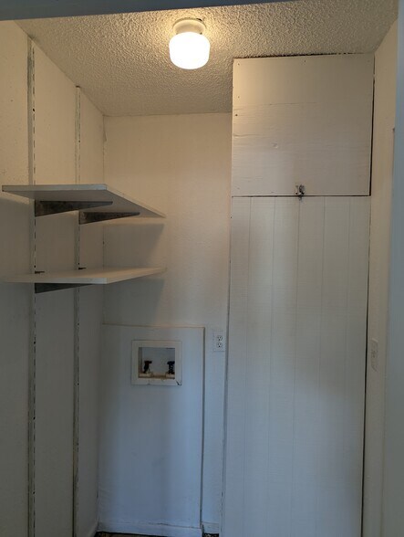 Building Photo - 201 W 1st St