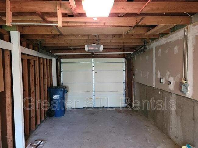 Building Photo - 11937 Glenmar Dr