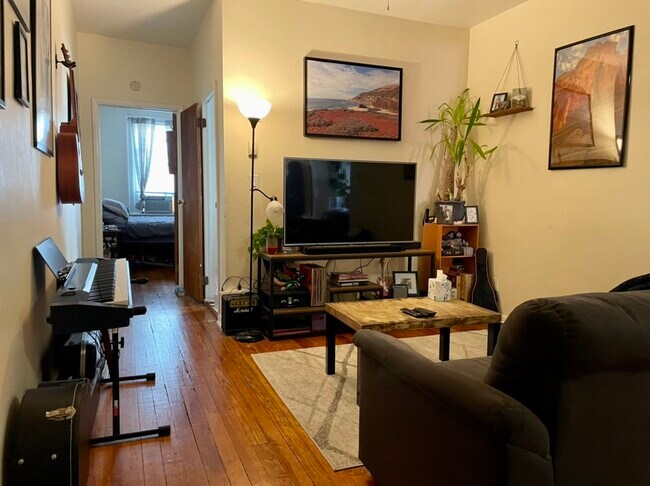 Primary Photo - 2119 S 16th St