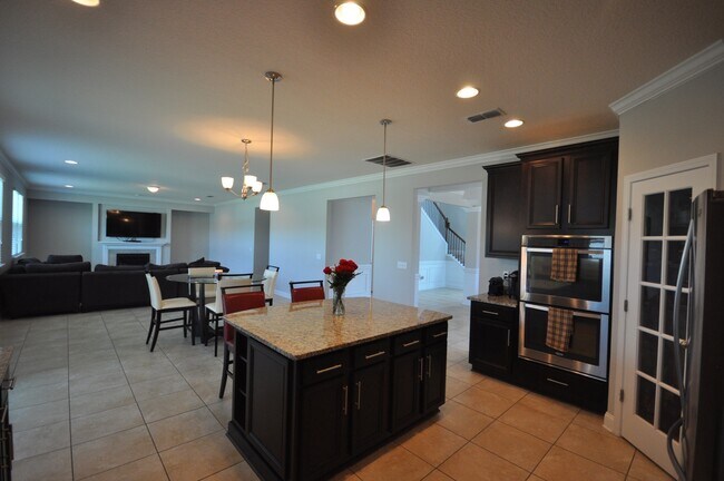 Building Photo - Large Home at Work Golf Village