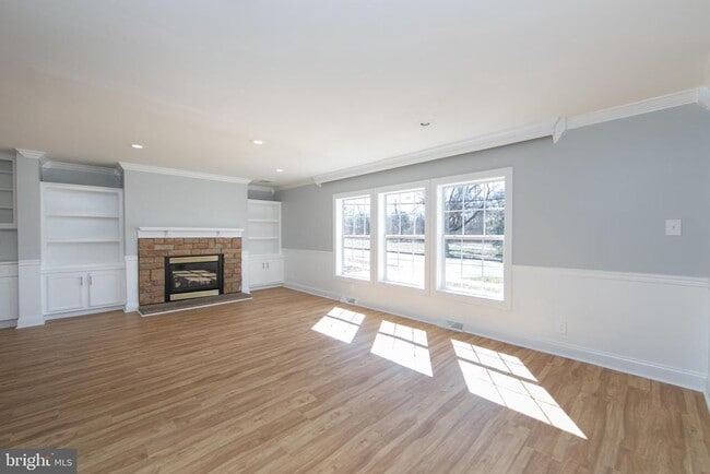 Building Photo - 605 Neck Rd