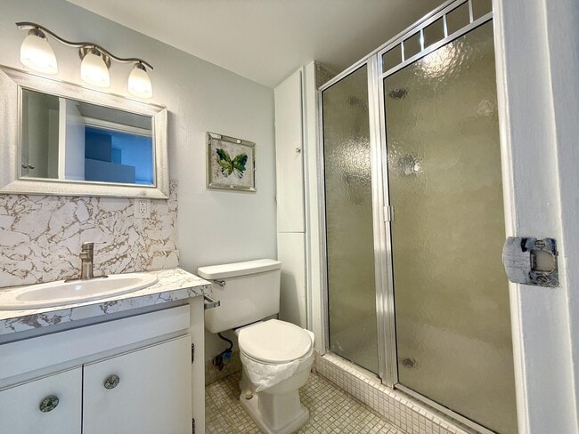 Building Photo - 53 Stratford D