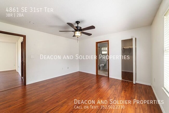 Building Photo - 4861 SE 31st Terrace