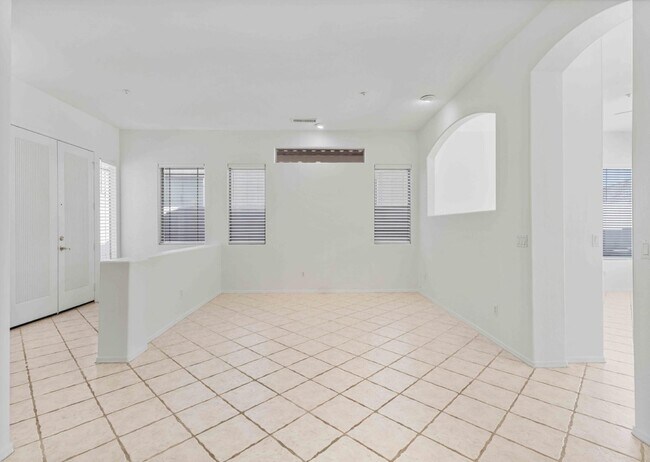 Building Photo - 14415 Century Dr
