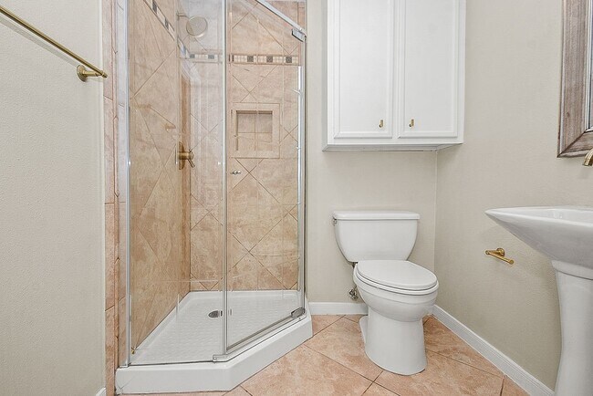 Building Photo - 5037 W 43rd St