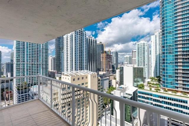 Building Photo - 1200 Brickell Bay Dr