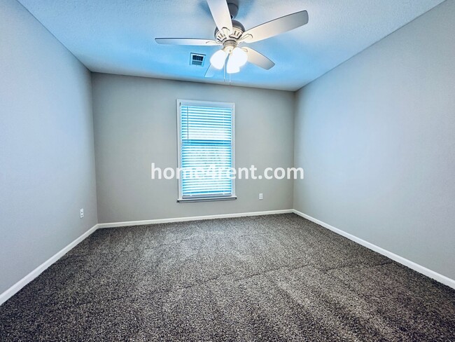 Building Photo - Beautiful Overland Park Home in Blue Valle...