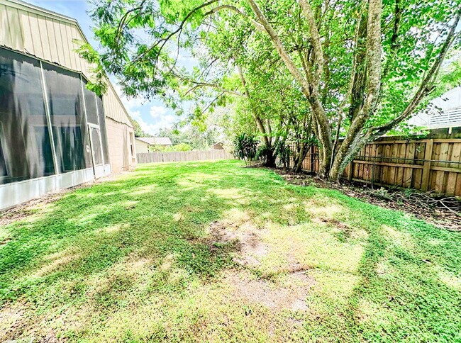 Building Photo - "Charming 3-Bedroom Home with 2 Full Baths in Lakeland – Spacious 1514 Sq Ft Haven!"
