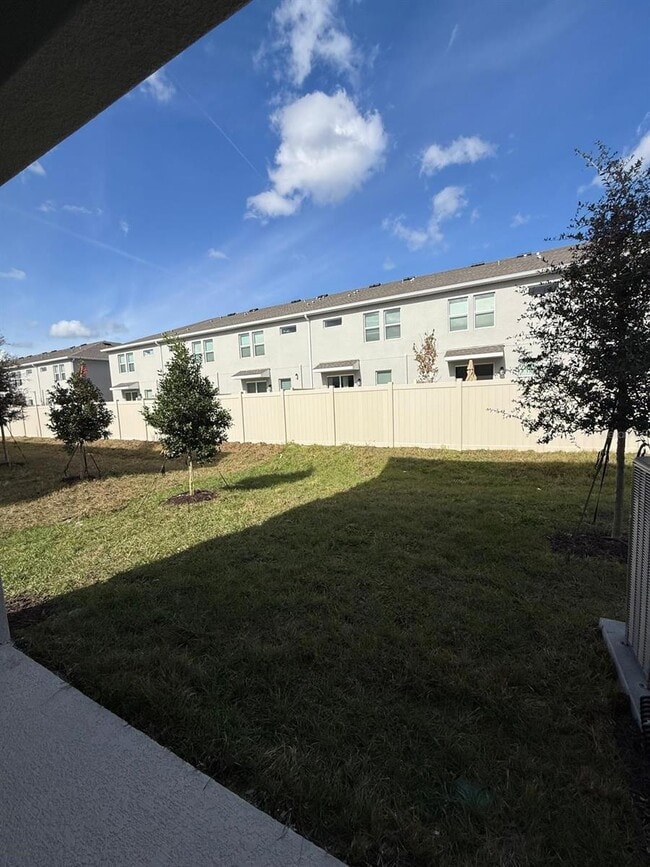 Building Photo - 2976 Skyline Lp