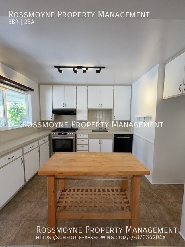 Building Photo - 3313 Burritt Way