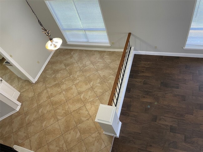 Building Photo - 3118 Redcliff Dr