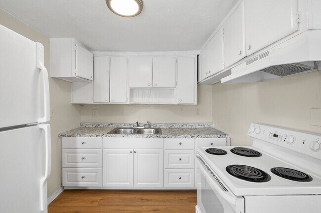 Building Photo - 1116 Upton Ct S